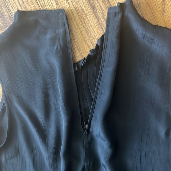 Diana Slavin Elegant Black Sleeveless Blouse - Picture 6 of 6